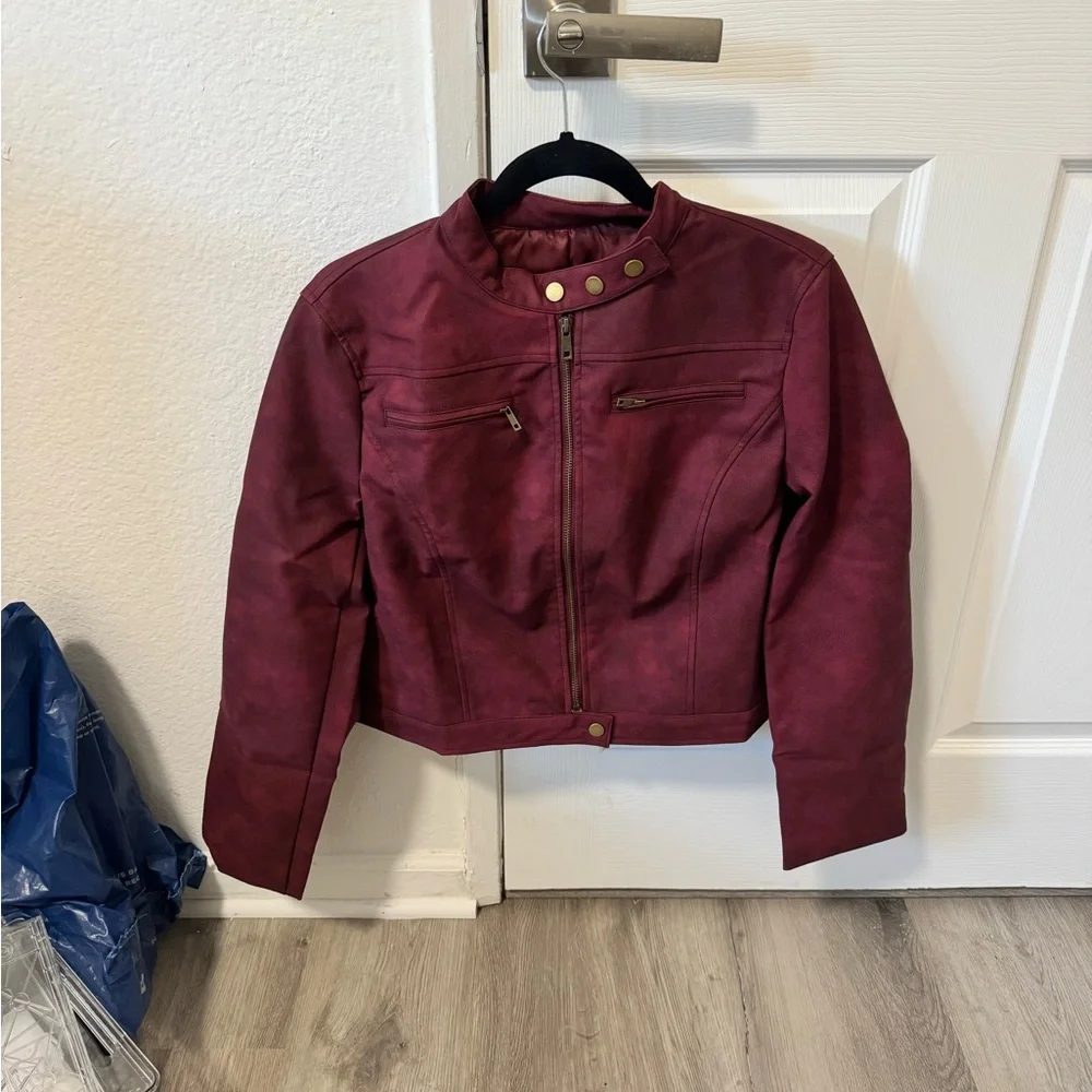 Red jacket - Picture 2 of 3